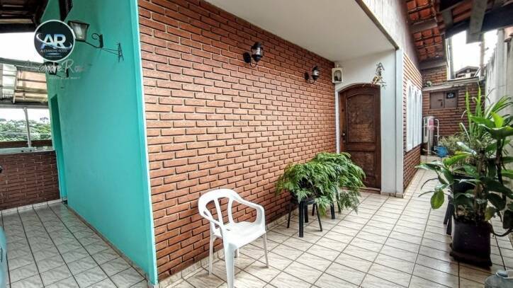 Casa à venda com 2 quartos, 145m² - Foto 4