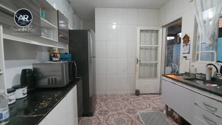 Casa à venda com 1 quarto, 58m² - Foto 1