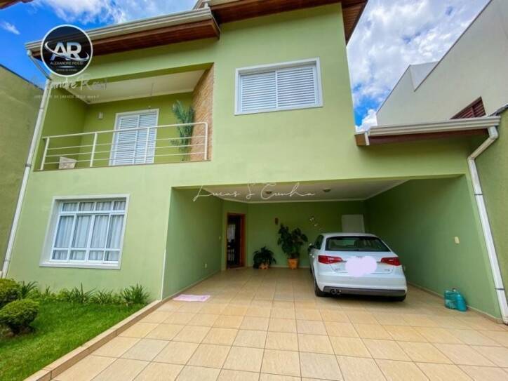 Casa à venda com 3 quartos, 250m² - Foto 1