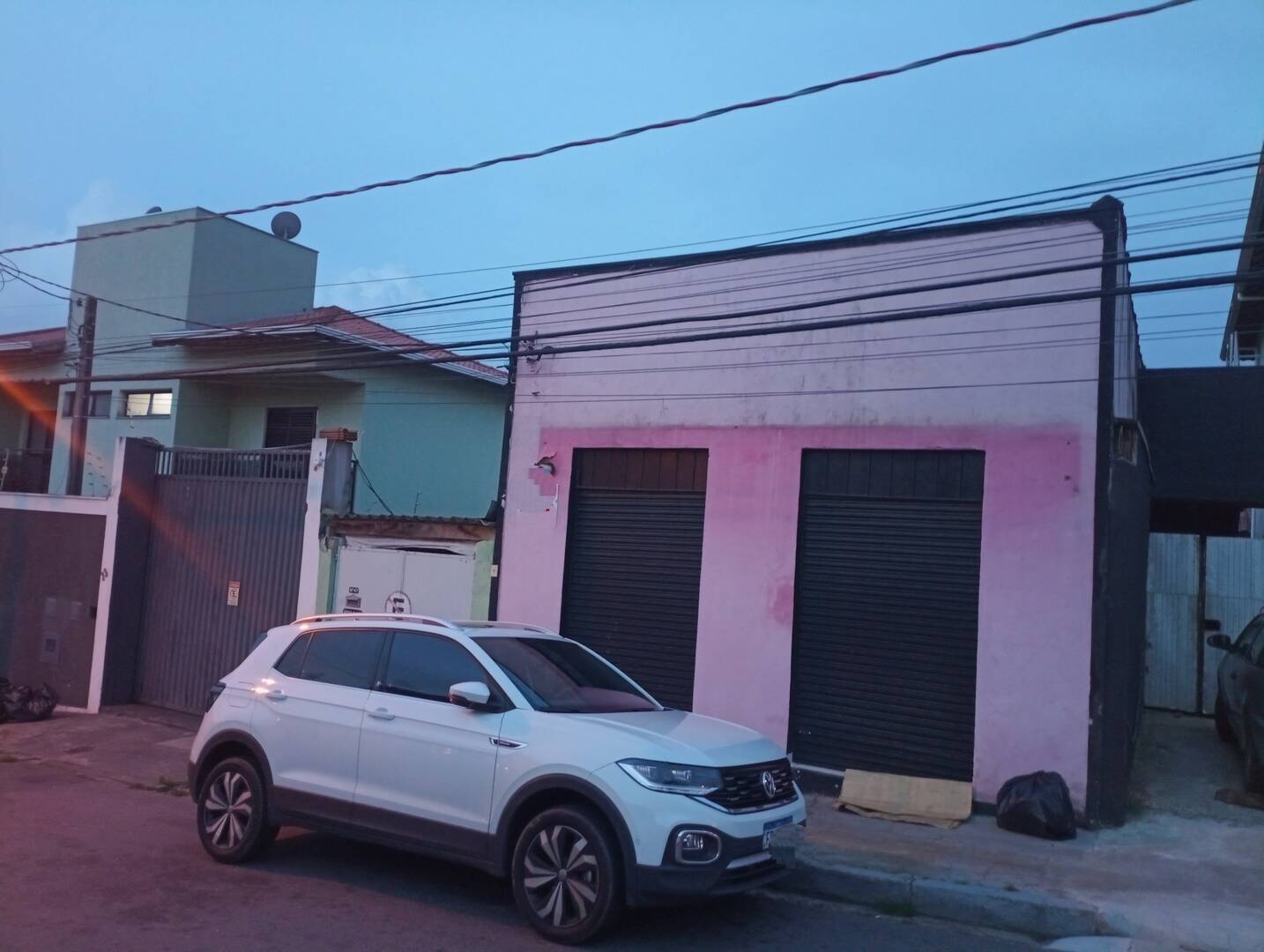 Casa à venda com 3 quartos, 100m² - Foto 1