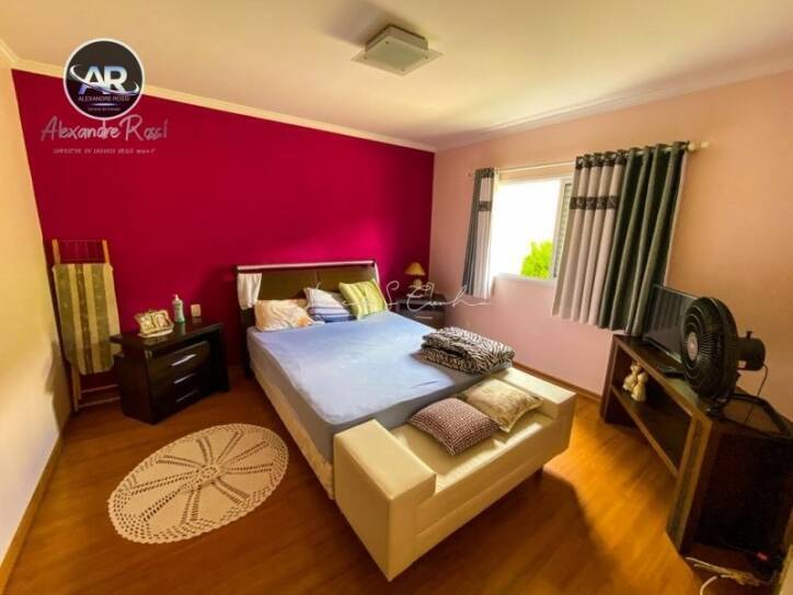 Casa à venda com 3 quartos, 250m² - Foto 13