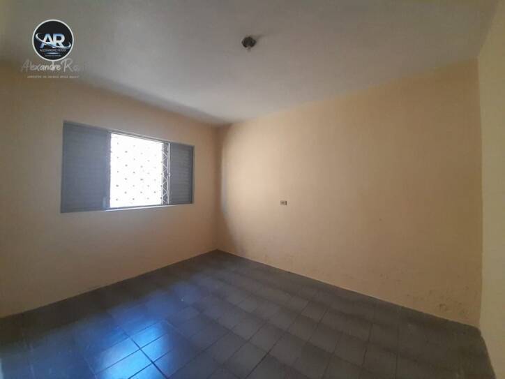 Casa à venda com 1 quarto, 650m² - Foto 11