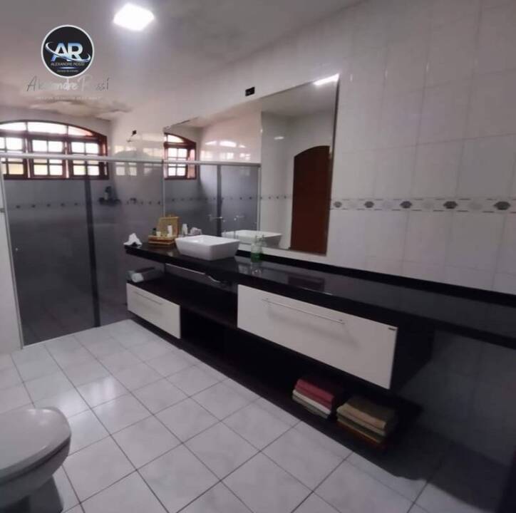 Casa à venda com 3 quartos, 450m² - Foto 7