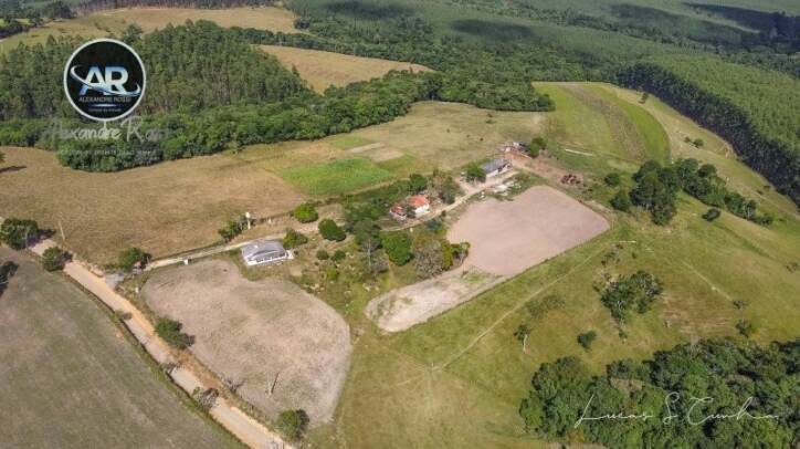 Fazenda à venda com 3 quartos, 700m² - Foto 4