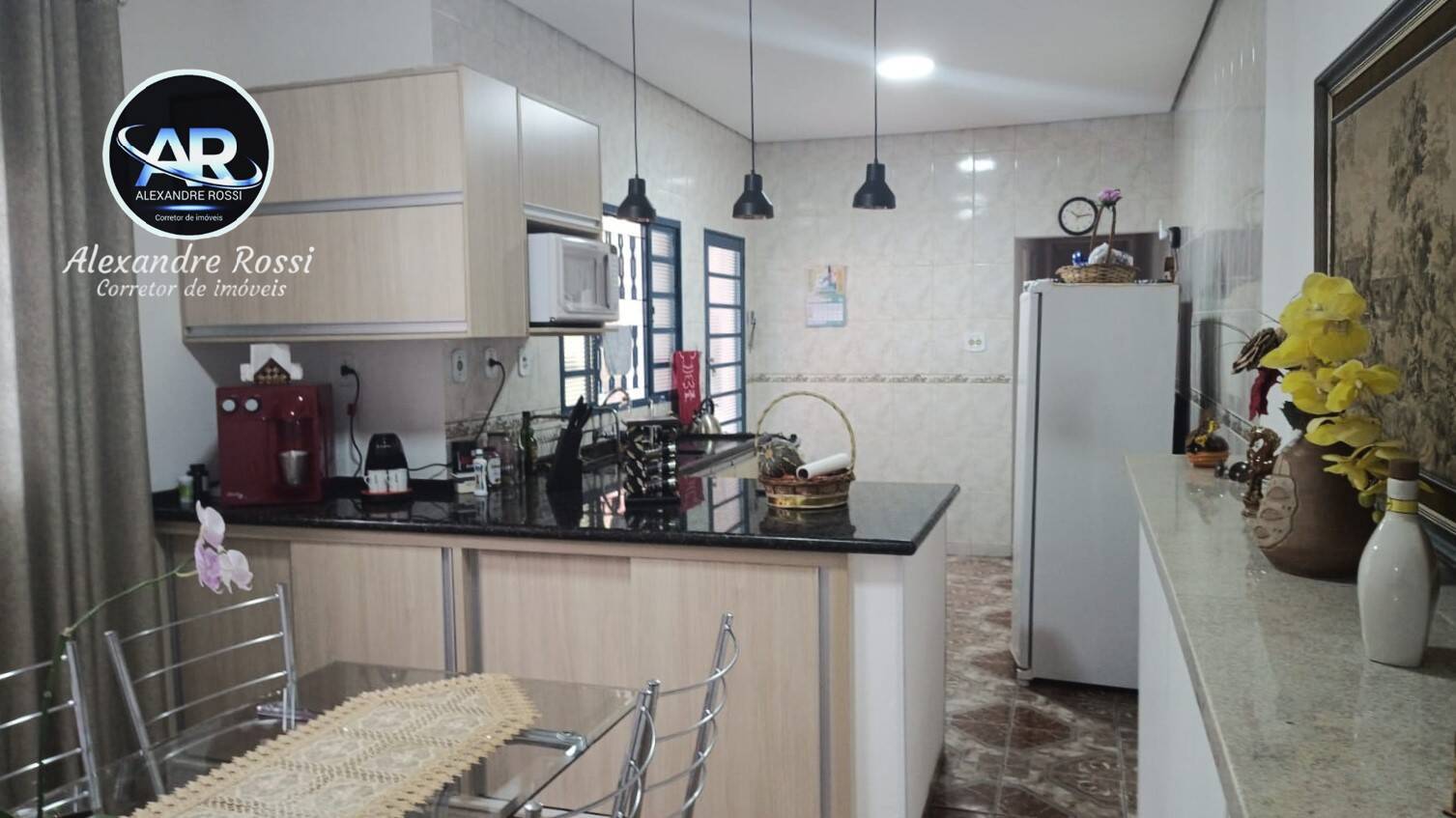 Casa à venda com 3 quartos, 159m² - Foto 1