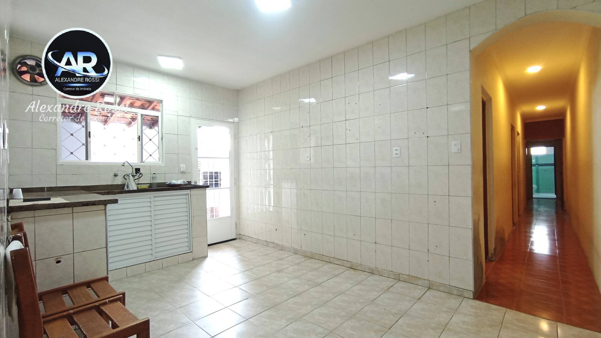 Casa à venda com 3 quartos, 85m² - Foto 4