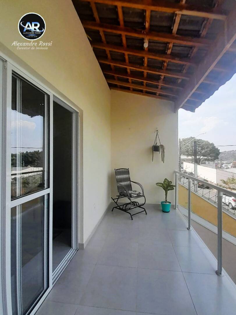 Casa à venda com 2 quartos, 120m² - Foto 1