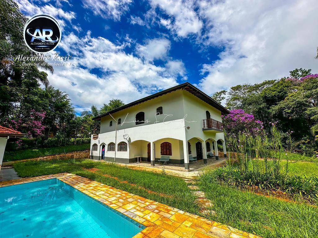 Fazenda à venda com 6 quartos, 1625m² - Foto 1