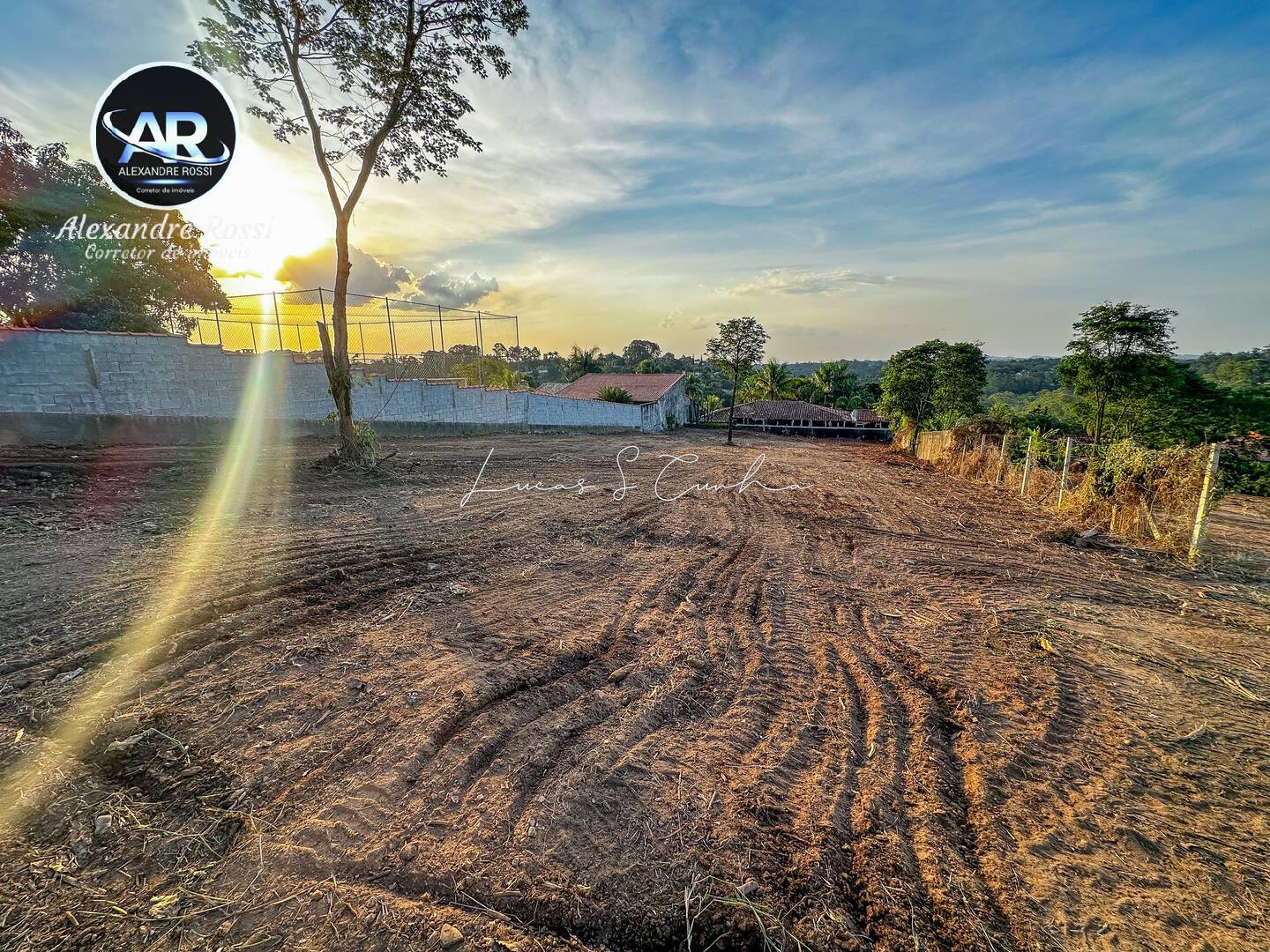 Terreno à venda, 1000m² - Foto 1