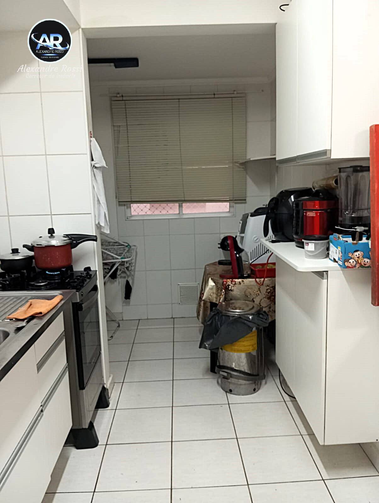 Apartamento à venda com 2 quartos, 64m² - Foto 3