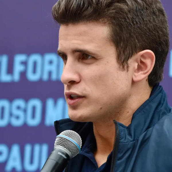 André Marinho ironiza ausência de Eduardo Paes em debate da Band e critica saúde pública no Rio