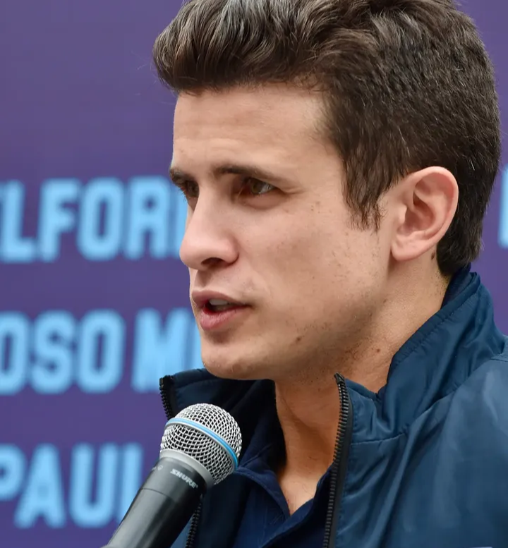 André Marinho ironiza ausência de Eduardo Paes em debate da Band e critica saúde pública no Rio